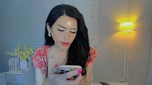 Snapshot of Patricia_fox chatting on 10.19.25 Patricia fox online show from 10.19.25