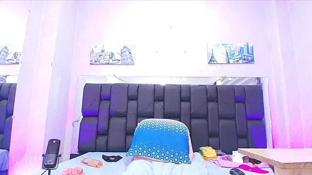 Snapshot of _carolina_fox chatting on 02.11.25 carolina fox online show from 02.11.25