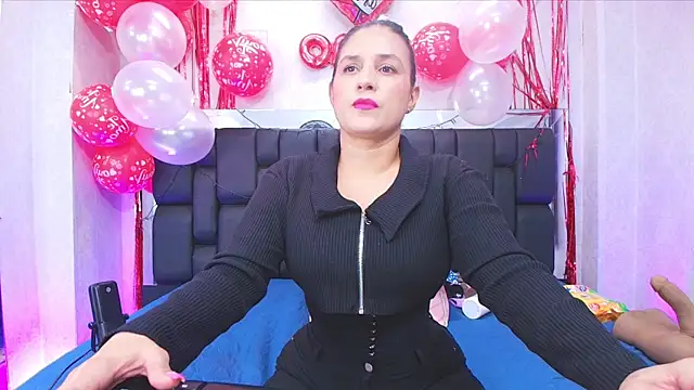 Snapshot of _carolina_fox chatting on 02.15.25 carolina fox online show from 02.15.25