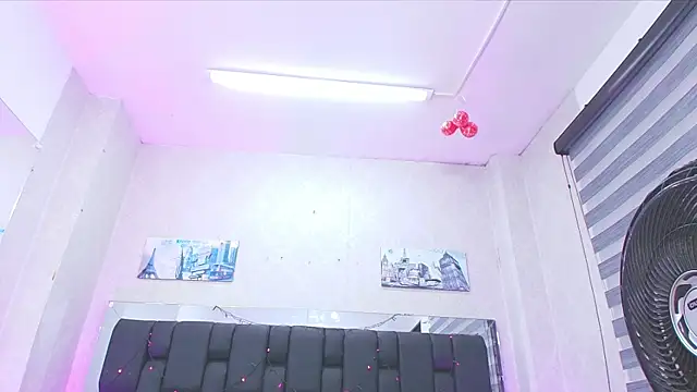 Snapshot of _carolina_fox chatting on 02.21.25 carolina fox online show from 02.21.25