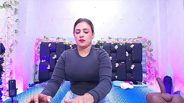 Snapshot of _carolina_fox chatting on 09.09.25 carolina fox online show from 09.09.25