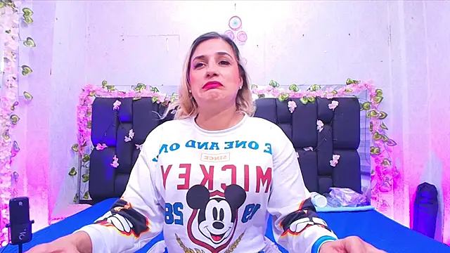 Snapshot of _carolina_fox chatting on 09.12.25 carolina fox online show from 09.12.25