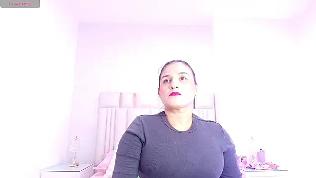 Snapshot of _carolina_fox chatting on 11.05.25 carolina fox online show from 11.05.25