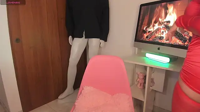 Snapshot of whitneyhot chatting on 02.24.26 whitneyhot online show from 02.24.26