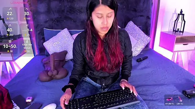 Snapshot of Karlagonzales_ chatting on 11.06.25 Karlagonzales online show from 11.06.25