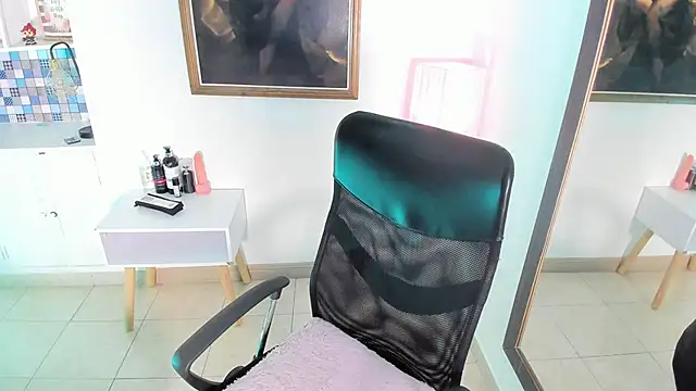 Karlagonzales  online show from 12.19.25