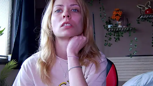 Snapshot of karo123421 chatting on 02.08.26 karo123421 online show from 02.08.26