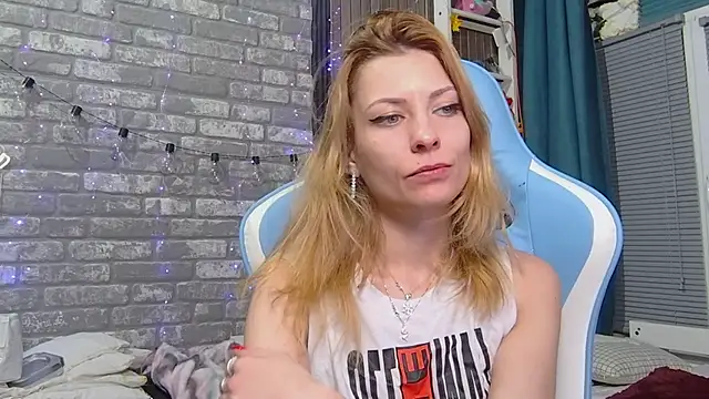 Snapshot of karo123421 chatting on 02.10.26 karo123421 online show from 02.10.26