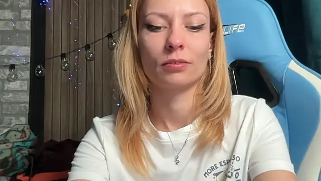 Snapshot of karo123421 chatting on 02.12.26 karo123421 online show from 02.12.26