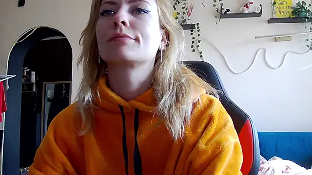 Snapshot of karo123421 chatting on 02.25.26 karo123421 online show from 02.25.26