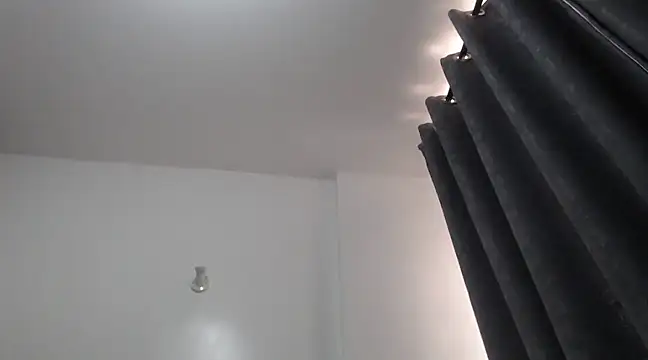 Snapshot of peeky_pinky chatting on 02.04.25 peeky pinky online show from 02.04.25