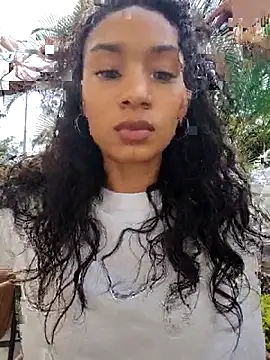 Leaberry online show from 10.20.25