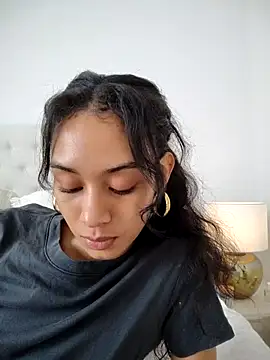 Leaberry online show from 10.24.25