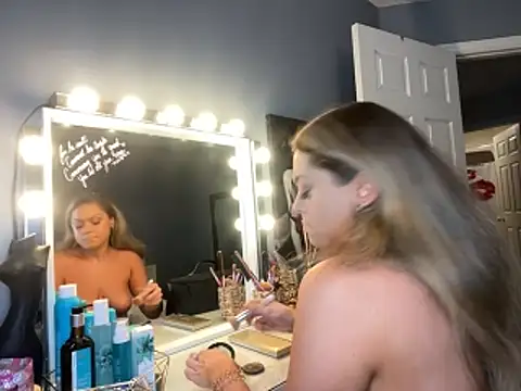 Alexaluxee online show from 10.18.25