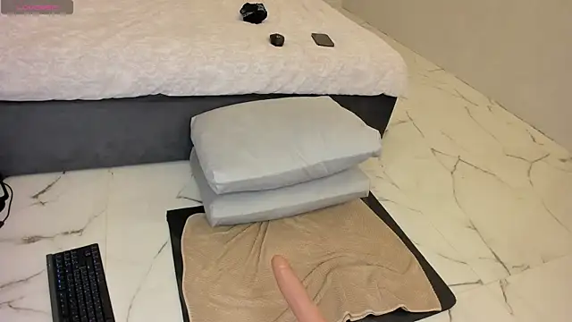 Snapshot of Devil_Minds chatting on 01.18.25 Devil Minds online show from 01.18.25