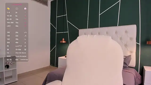 Veronicalanx1 online show from 11.19.25