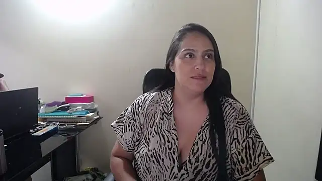 Snapshot of kendall_52 chatting on 09.16.25 kendall 52 online show from 09.16.25