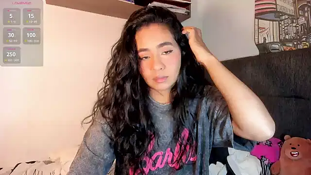 Snapshot of valeryvegas_2 chatting on 10.22.25 valeryvegas 2 online show from 10.22.25