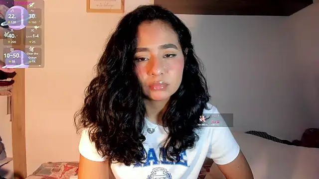 Snapshot of valeryvegas_2 chatting on 10.30.25 valeryvegas 2 online show from 10.30.25