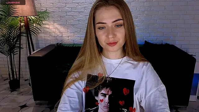 Adelyna Bird online show from 03.16.25