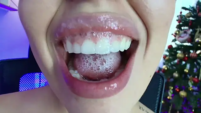 Snapshot of lisbet21x chatting on 01.15.25 lisbet21x online show from 01.15.25