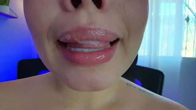 Snapshot of lisbet21x chatting on 01.31.25 lisbet21x online show from 01.31.25