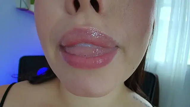 Snapshot of lisbet21x chatting on 02.19.25 lisbet21x online show from 02.19.25