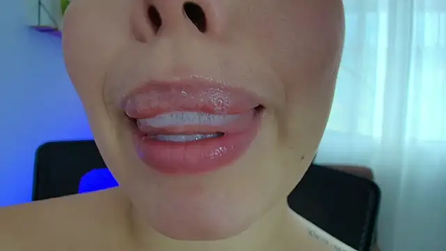 Snapshot of lisbet21x chatting on 02.24.25 lisbet21x online show from 02.24.25