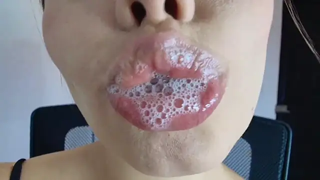 Snapshot of lisbet21x chatting on 09.11.25 lisbet21x online show from 09.11.25