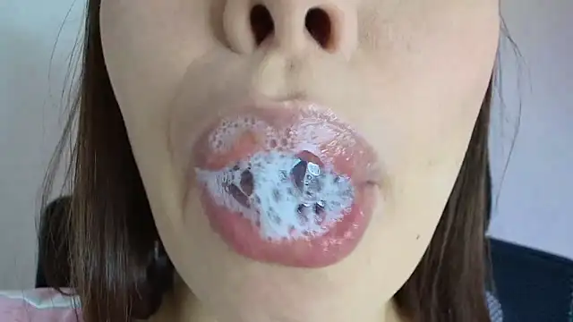 Snapshot of lisbet21x chatting on 09.20.25 lisbet21x online show from 09.20.25