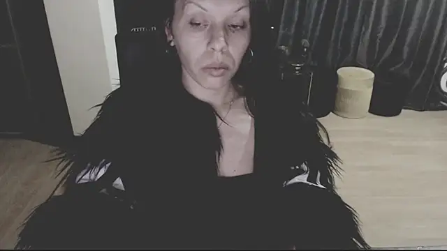 GoldenSasha online show from 10.13.25