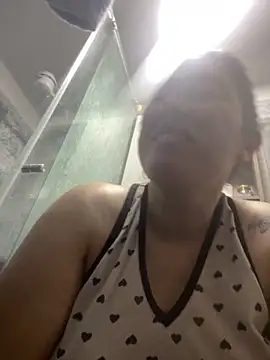 Snapshot of andreaisis2 chatting on 03.17.25 andreaisis2 online show from 03.17.25