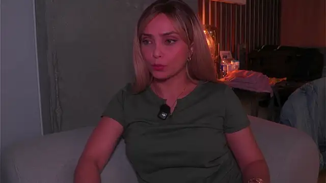 annie22love online show from 02.25.26