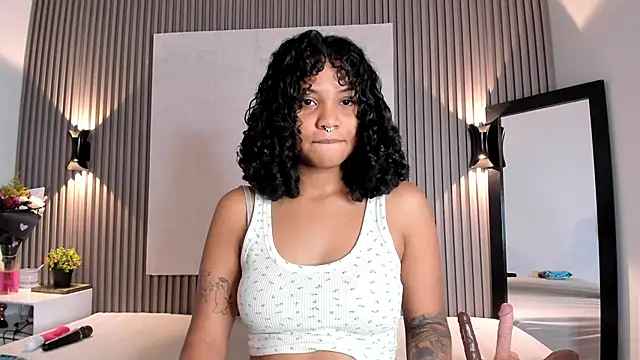 Zafiiraa online show from 10.16.25