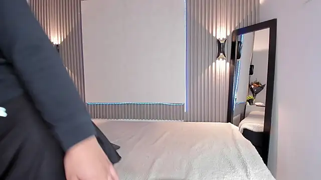 Zafiiraa online show from 12.15.25