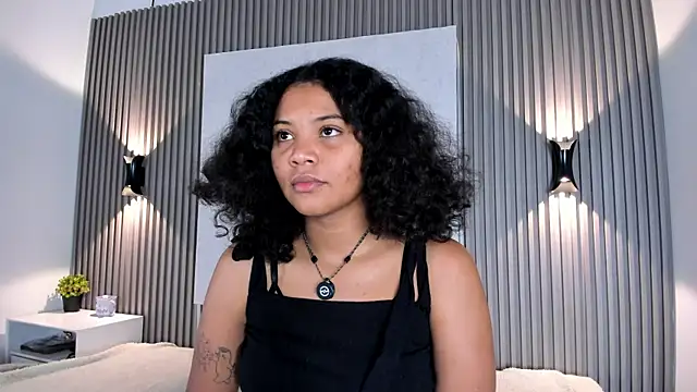 Snapshot of Zafiiraa chatting on 02.04.26 Zafiiraa online show from 02.04.26