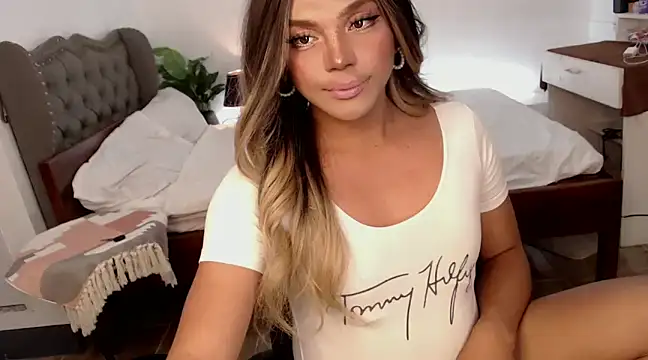 liaa lurrecams online show from 01.24.25