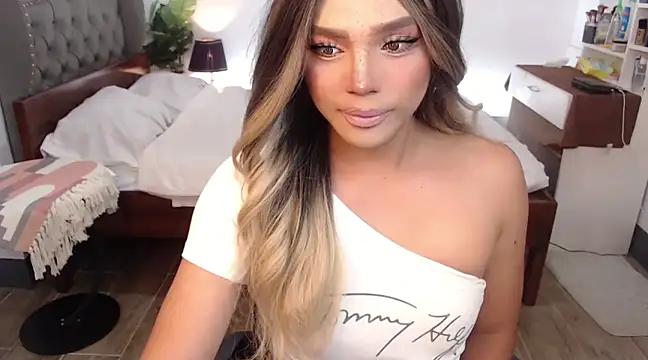 liaa lurrecams online show from 03.19.25