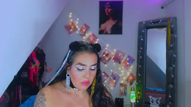 Snapshot of sweet_vanessa_22 chatting on 02.27.25 sweet vanessa 22 online show from 02.27.25