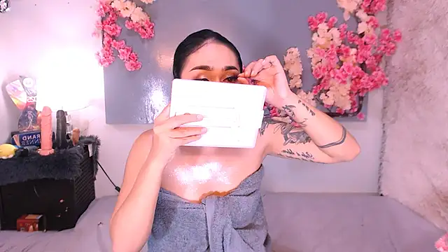 Oriental Tiara online show from 10.18.25