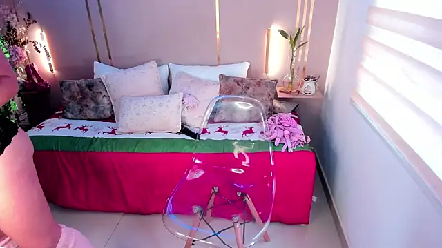 Snapshot of lena_paulxo chatting on 11.28.25 lena paulxo online show from 11.28.25