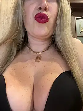 Snapshot of Kittenforyou chatting on 02.18.26 Kittenforyou online show from 02.18.26