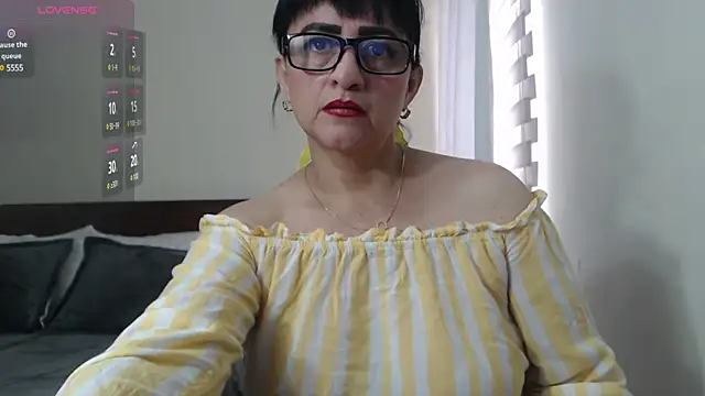 Snapshot of ISABEEL_SOFIA01 chatting on 01.31.25 ISABEEL SOFIA01 online show from 01.31.25