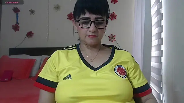 Snapshot of ISABEEL_SOFIA01 chatting on 03.20.25 ISABEEL SOFIA01 online show from 03.20.25