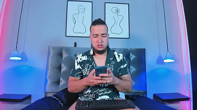 CelinayHanck online show from 12.08.24