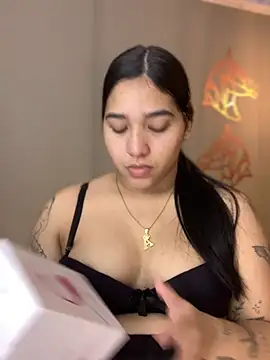 Snapshot of Amandanauty chatting on 12.16.24 Amandanauty online show from 12.16.24