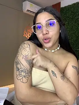 Snapshot of Amandanauty chatting on 12.20.24 Amandanauty online show from 12.20.24