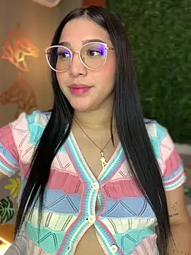 Snapshot of Amandanauty chatting on 12.22.24 Amandanauty online show from 12.22.24