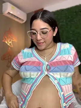 Snapshot of Amandanauty chatting on 12.22.24 Amandanauty online show from 12.22.24