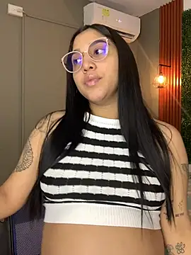 Snapshot of Amandanauty chatting on 02.23.25 Amandanauty online show from 02.23.25